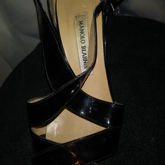 Cute Manolo sandals - Picture 1 of 2